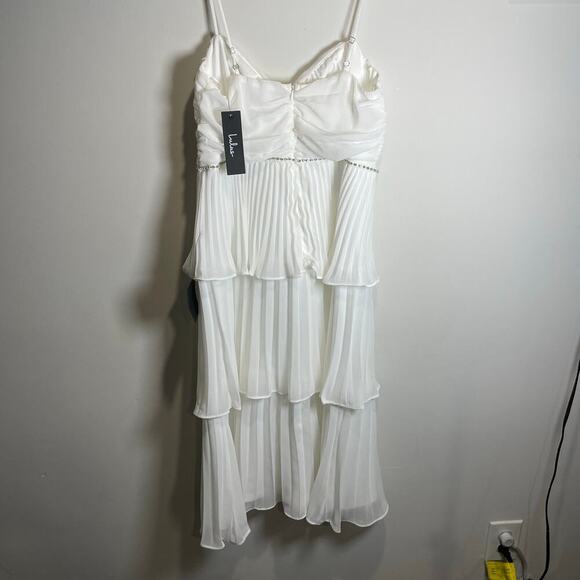 Lulu’s White Ruffles Dress NWT - Picture 7 of 12